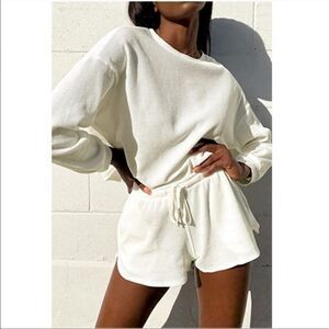 🎉HP🎉 Women's Waffle Knit Long Sleeve Top and Shorts Set